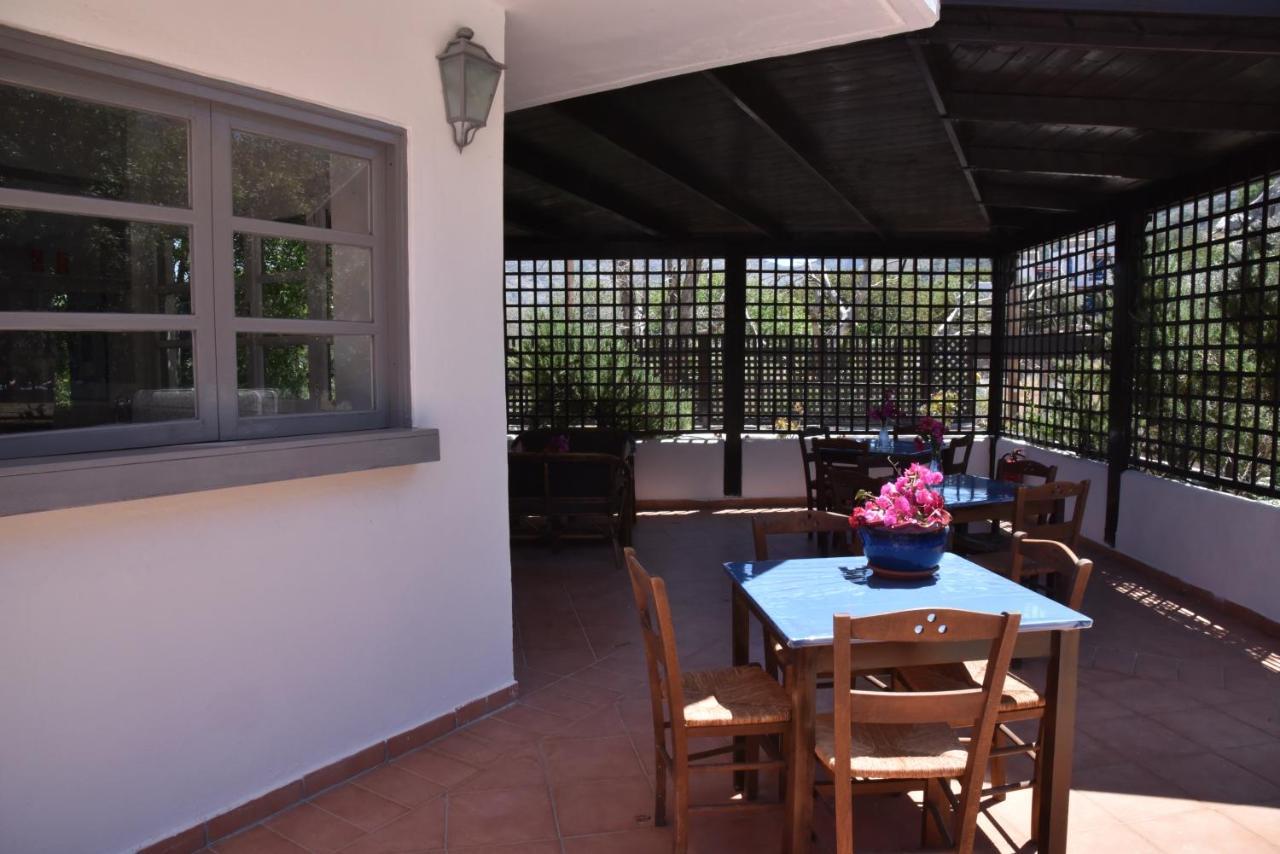 Boutique Hotel Tilos Mare Livadia  Extérieur photo