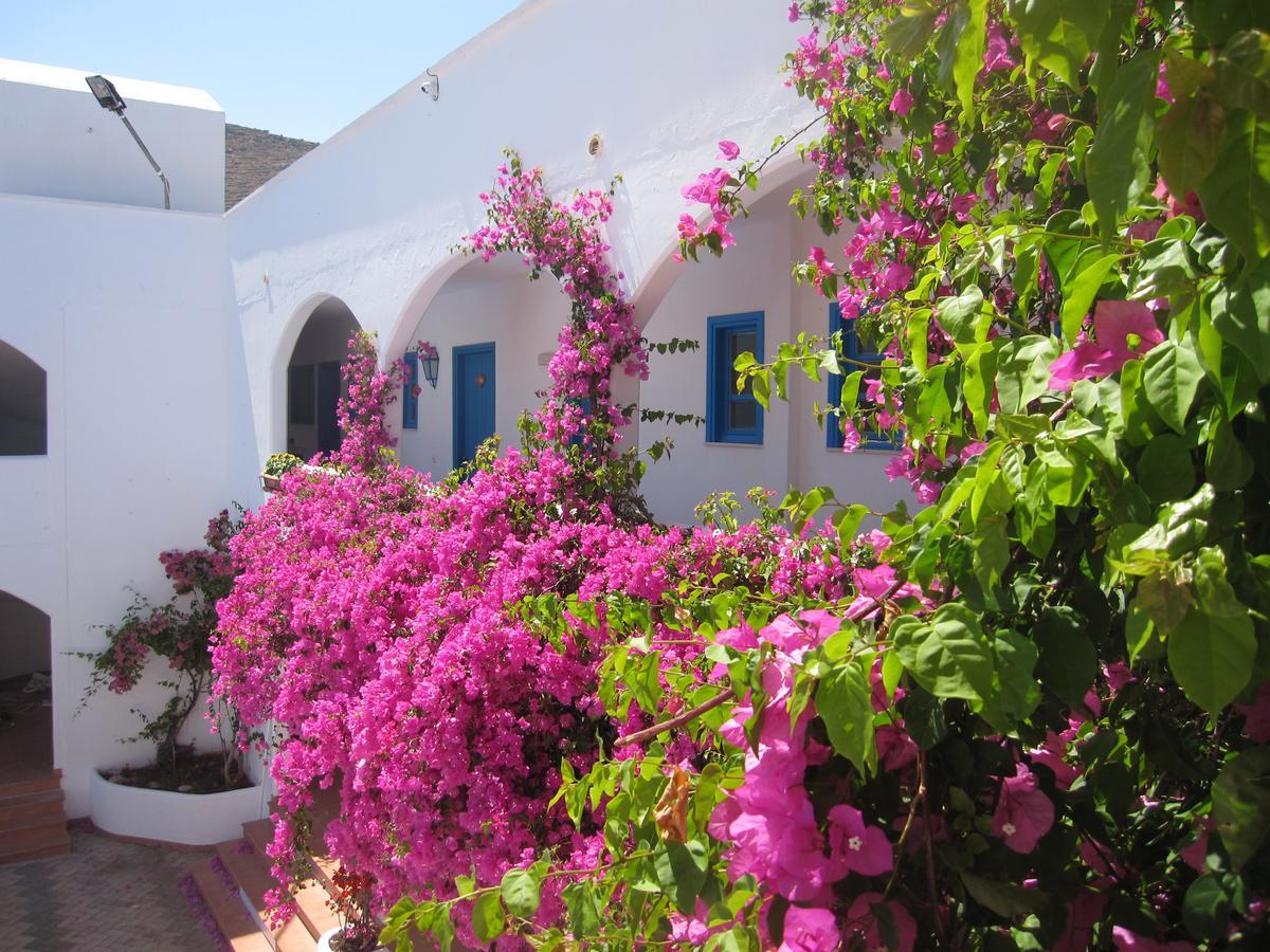 Boutique Hotel Tilos Mare Livadia  Extérieur photo